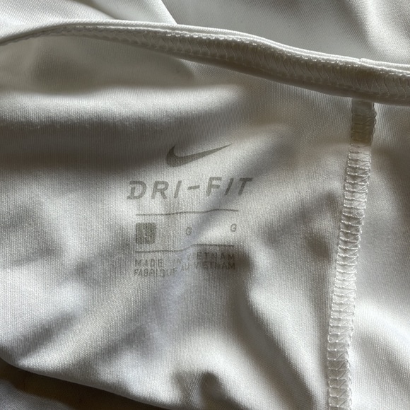 Nike Women’s Workout Tank - Picture 3 of 4